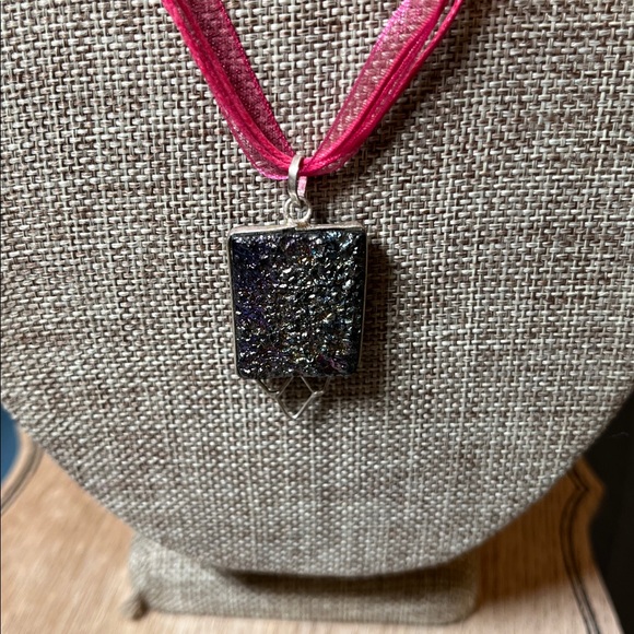 Artisan druzy style pendant on pink ribbon necklace - Picture 3 of 10